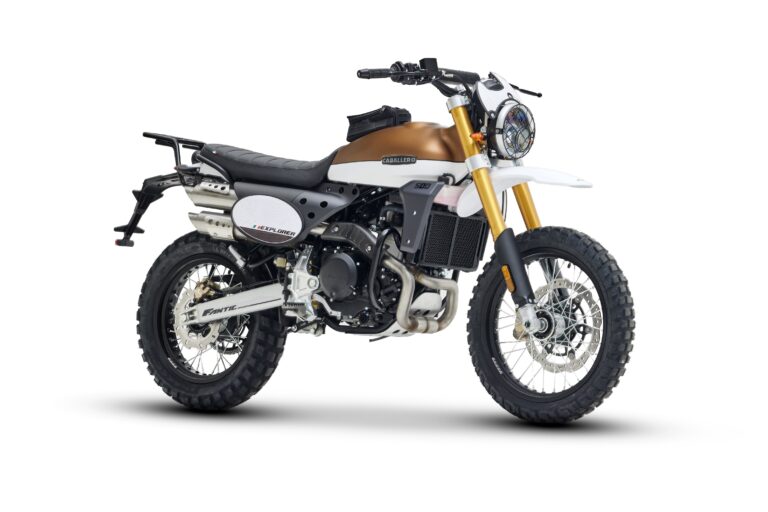 Explorer 500 studio (2)