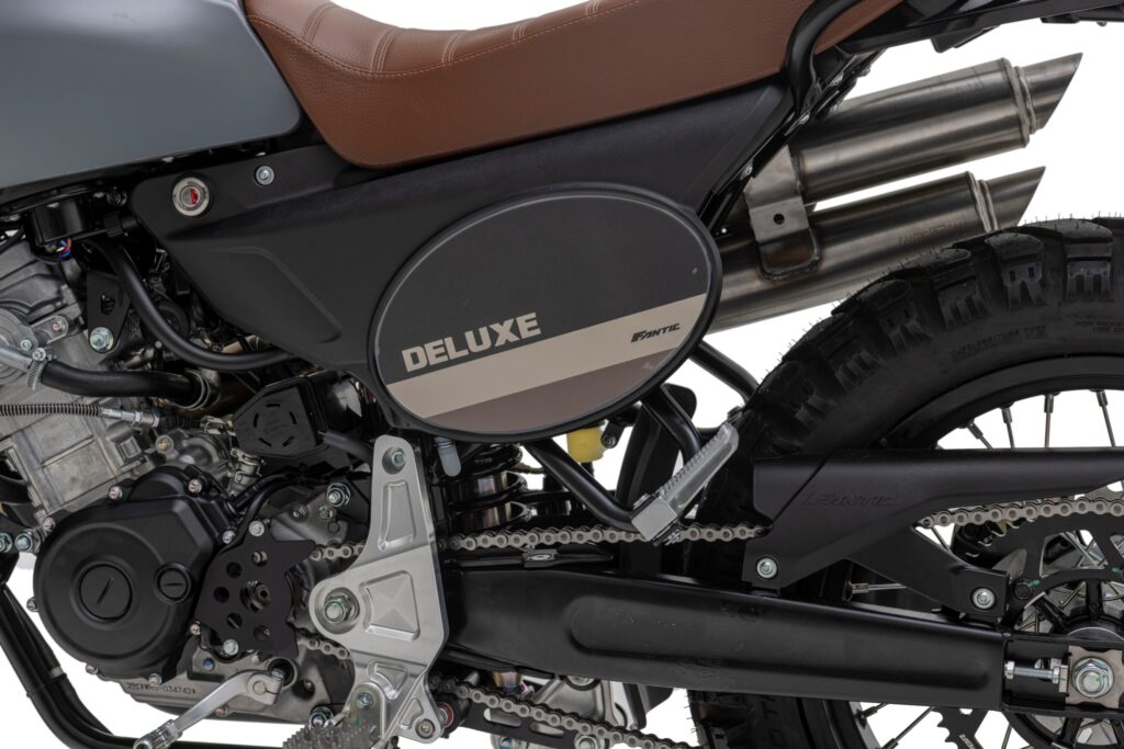 Caballero 125 Deluxe MY25 grey (11)