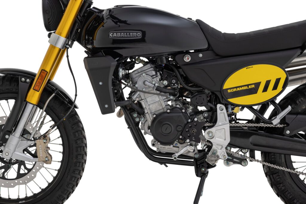 Caballero 125 Scrambler MY25 black (13)