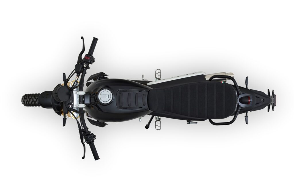 Caballero 125 Scrambler MY25 black (7)