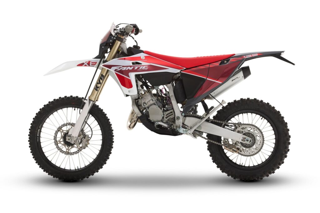 XE 125 2025 studio (5)