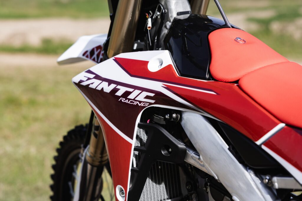 XXF 250 2025 ambient (7)