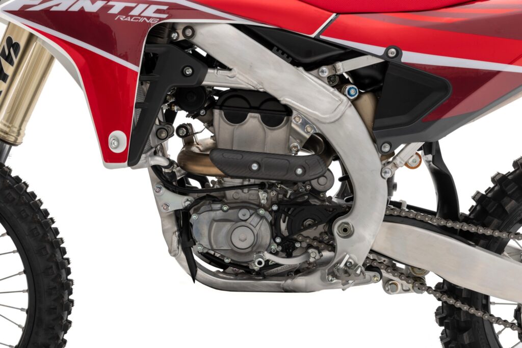 XXF 250 2025 studio (12)