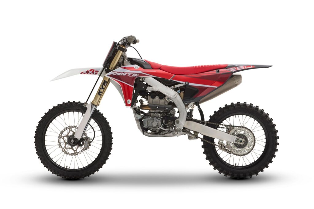 XXF 250 2025 studio (4)