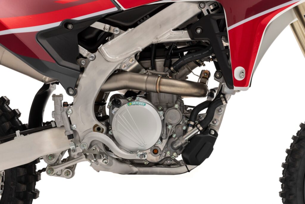 XXF 250 2025 studio (7)