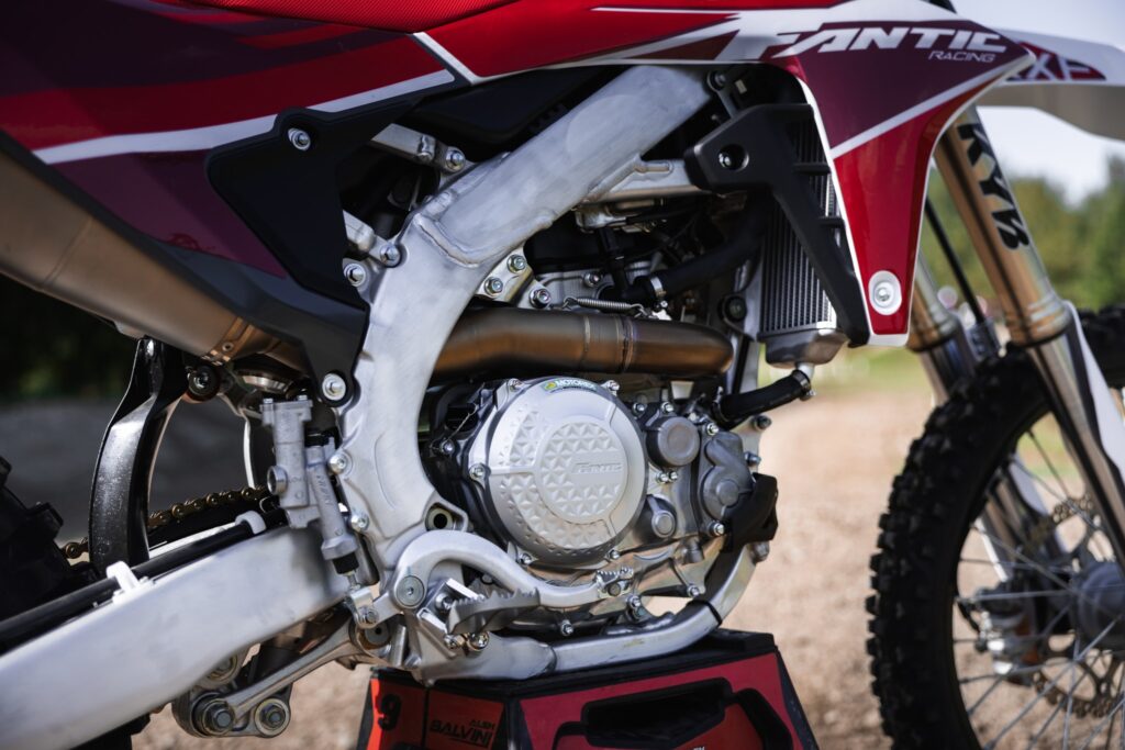 XXF 450 2025 ambient (4)