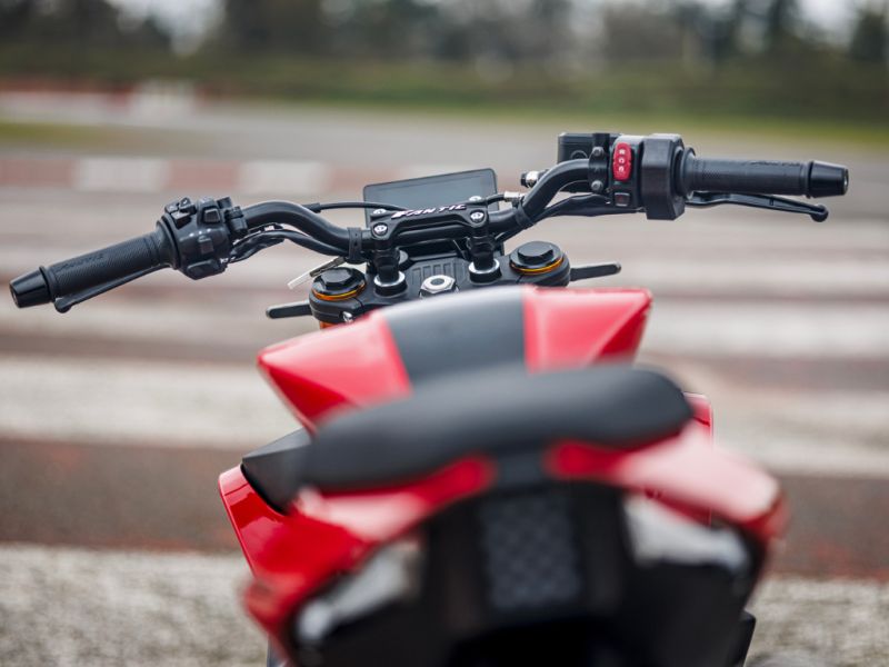 Fantic Stealth 125 RED 2026 (1)