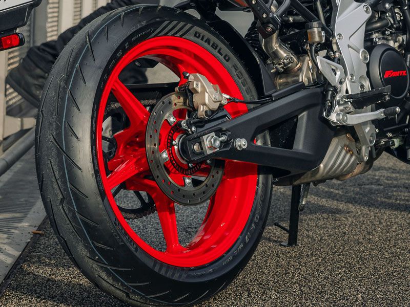 Fantic Stealth 125 Racing White 2026 (10)